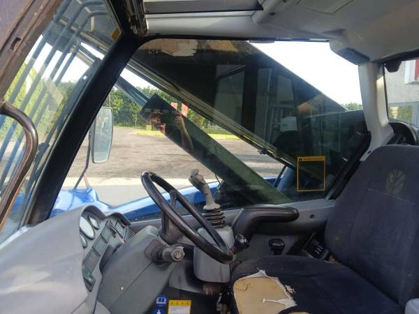 Навантажувач New Holland LM 425 (2004)