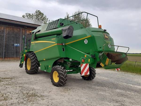 Комбайн John Deere W330 (2014)