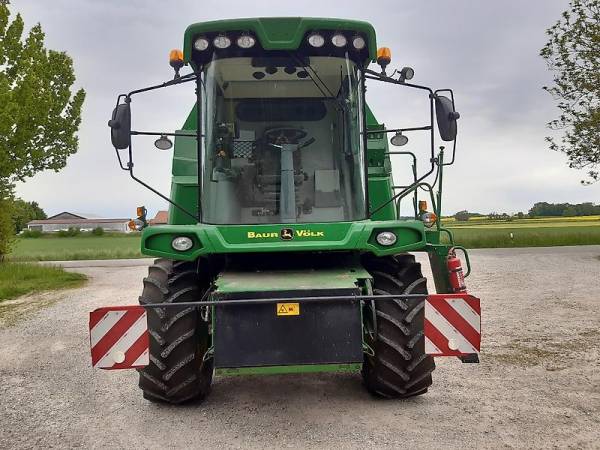 Комбайн John Deere W330 (2014)