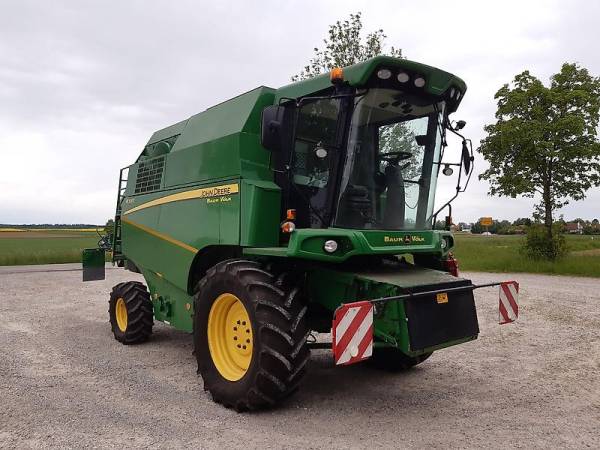 Комбайн John Deere W330 (2014)