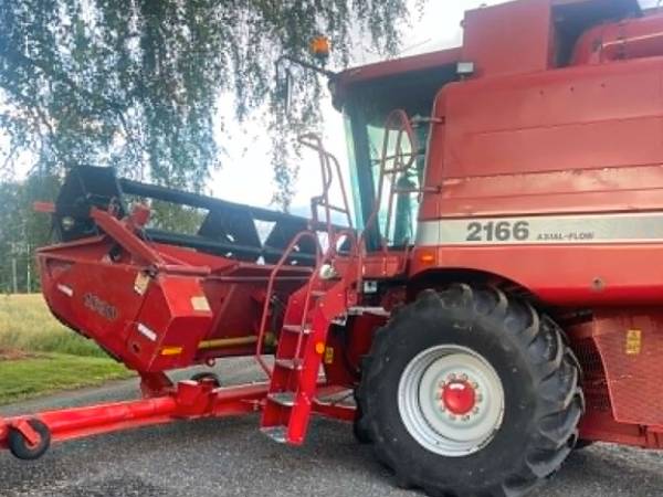 Комбайн Case IH 2166 Axial-Flow (1997)