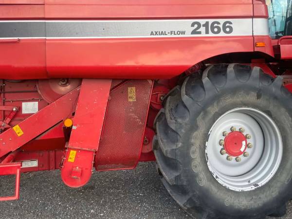Комбайн Case IH 2166 Axial-Flow (1997)