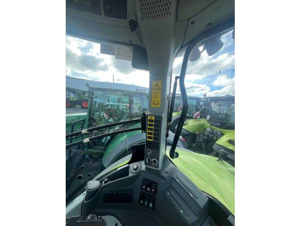 Трактор Claas Axion 810 (2015)