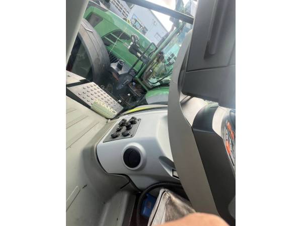 Трактор Claas Axion 810 (2015)