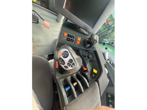Трактор Claas Axion 810 (2015)