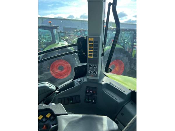 Трактор Claas Axion 930 (2018)