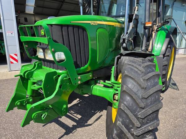 Трактор John Deere 6620 (2005)