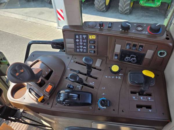 Трактор John Deere 6620 (2005)