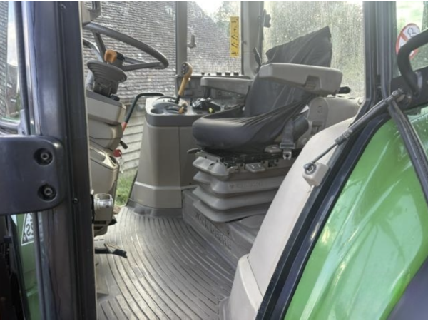 Трактор John Deere 6120M (2019)