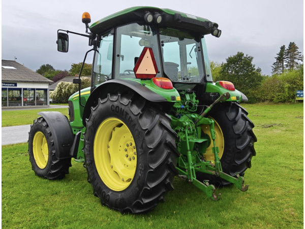 Трактор John Deere 5090R (2010)
