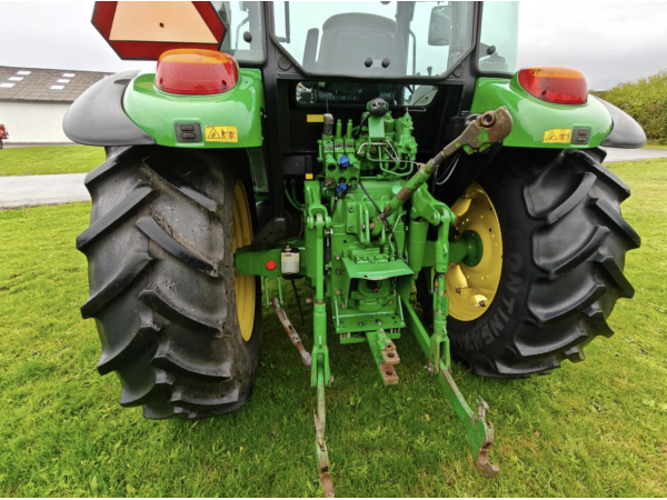Трактор John Deere 5090R (2010)