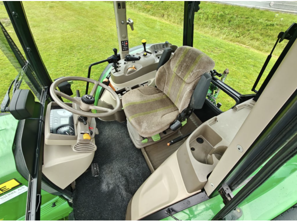 Трактор John Deere 5090R (2010)