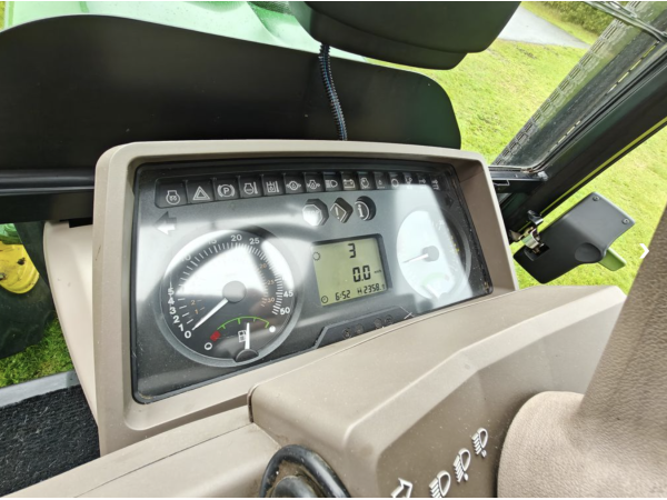 Трактор John Deere 5090R (2010)