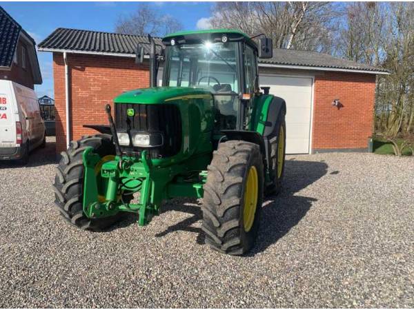 Трактор John Deere 6520 (2003)