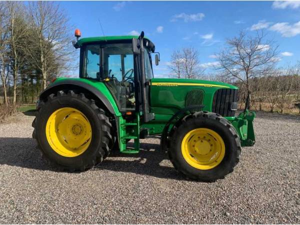 Трактор John Deere 6520 (2003)