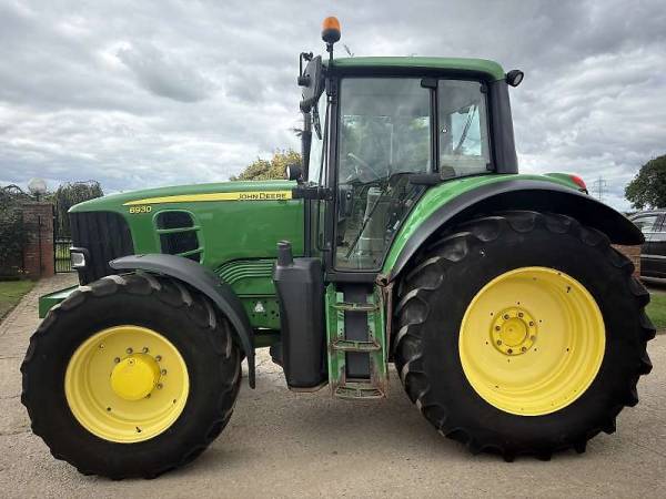 Трактор John Deere 6930 (2012)