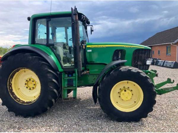 Трактор John Deere 6920S (2002)