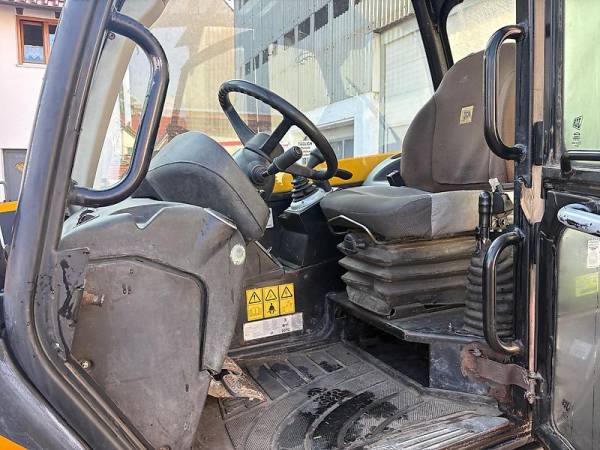 Навантажувач JCB 541-70 (2011)