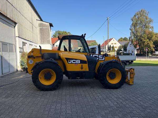 Навантажувач JCB 541-70 (2011)