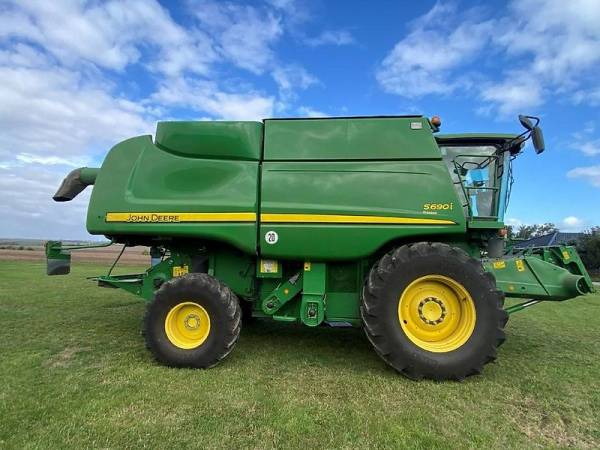 Комбайн John Deere S690i (2009)