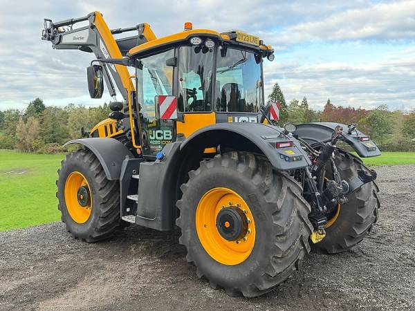 Трактор JCB Fastrac 4220 (2023)