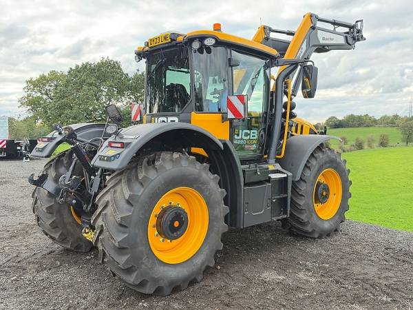 Трактор JCB Fastrac 4220 (2023)