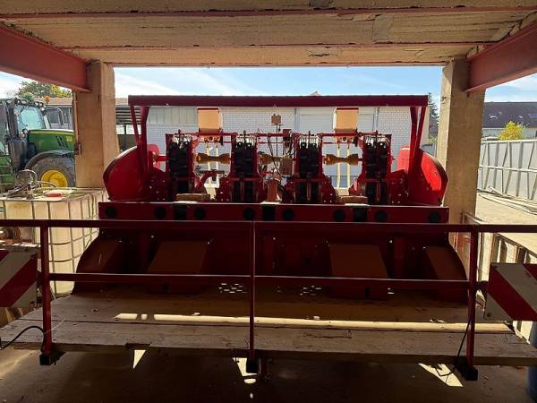 Картоплесаджалка Grimme GL 420 (2011)
