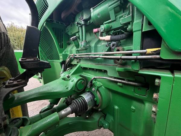 Трактор John Deere 8320R (2004)