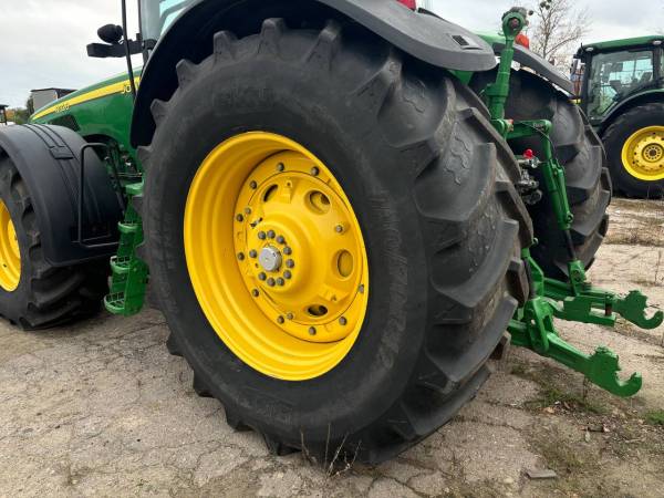 Трактор John Deere 8320R (2004)