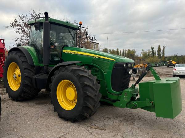 Трактор John Deere 8320R (2004)
