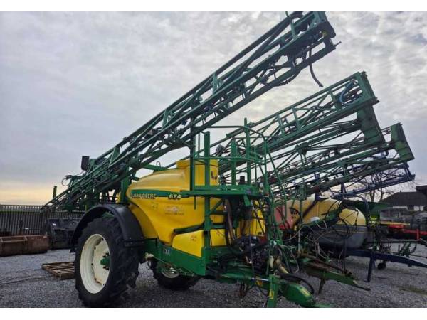Обприскувач причіпний John Deere 824 (2002)