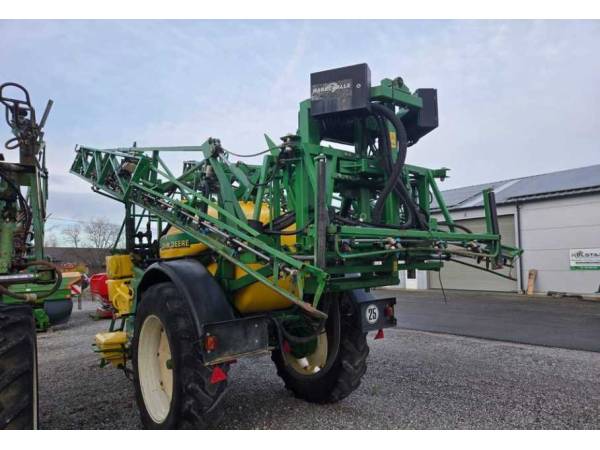 Обприскувач причіпний John Deere 824 (2002)