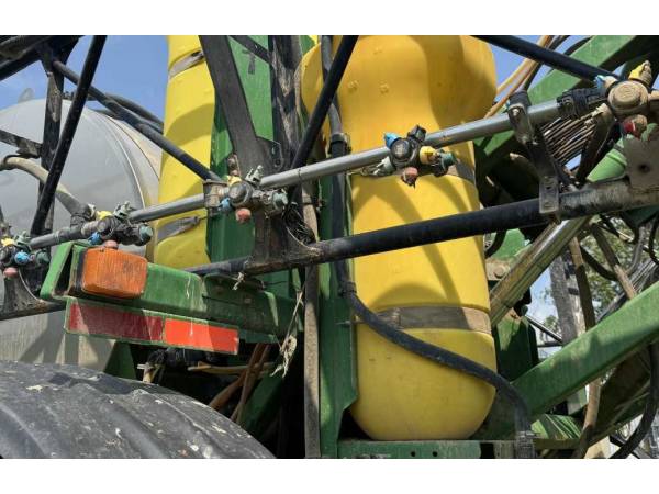 Самохідний обприскувач John Deere 4940 (2013)