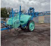 Причіпний обприскувач Berthoud Tracker 32-34