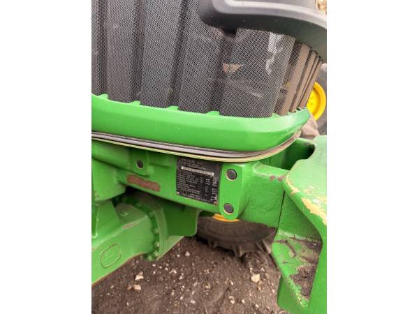 Трактор John Deere 6130D 