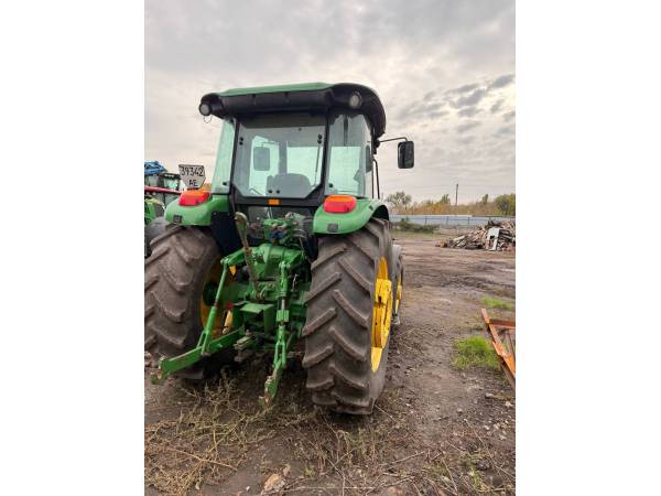 Трактор John Deere 6130D 