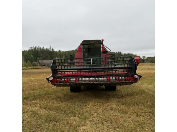 Комбайн Massey Ferguson 2065 (2005)