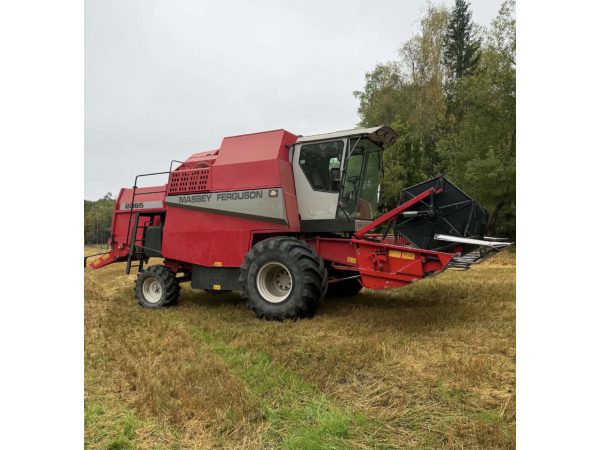 Комбайн Massey Ferguson 2065 (2005)