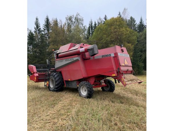 Комбайн Massey Ferguson 2065 (2005)
