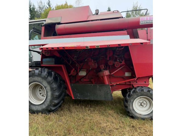 Комбайн Massey Ferguson 2065 (2005)