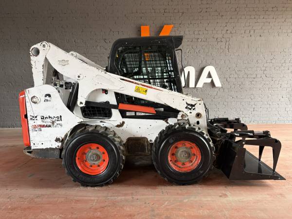 Міні-навантажувач Bobcat S770 (2013)