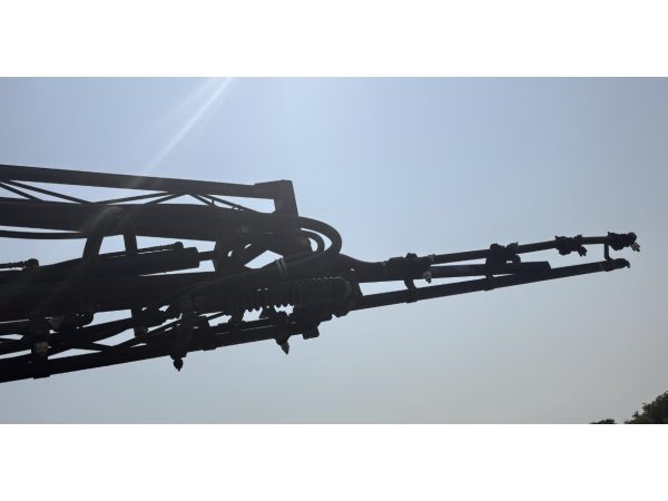 Самохідний обприскувач Apache AS710 (2006)