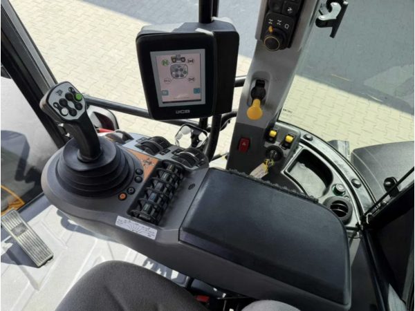 Трактор JCB Fastrac 4220 (2020)