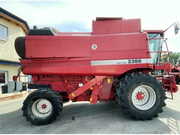 Комбайн Case IH 2388 (2002)