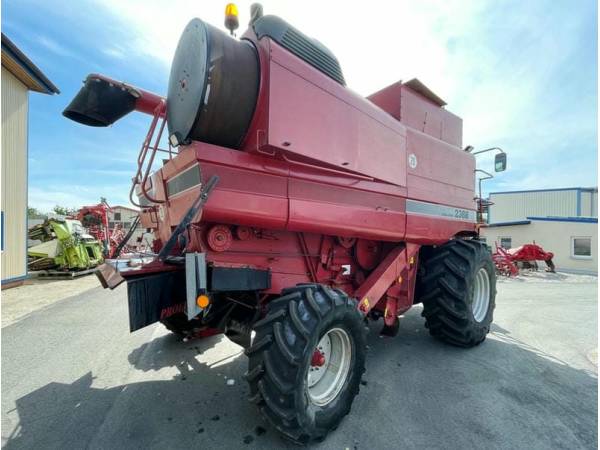 Комбайн Case IH 2388 (2002)