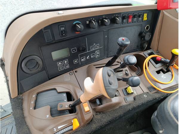 Трактор John Deere 7820 (2005)