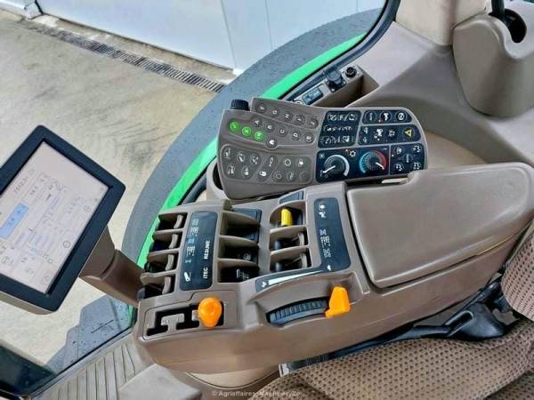 Трактор John Deere 8310R (2014)