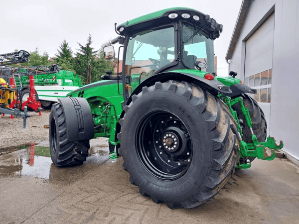 Трактор John Deere 8310R (2014)