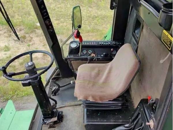 Комбайн John Deere 1177 (1989)