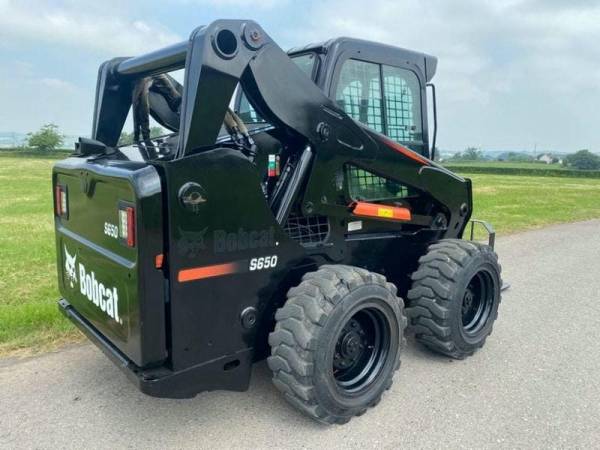 Мини-погрузчик Bobcat Bobcat S650 (2010)